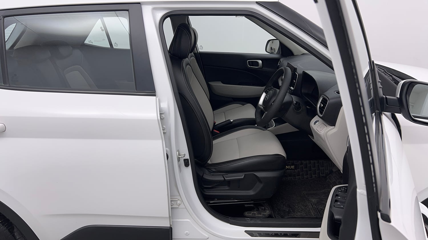 Used 2024 Hyundai Venue SX 1.2 Petrol Petrol Manual interior RIGHT SIDE FRONT DOOR CABIN VIEW