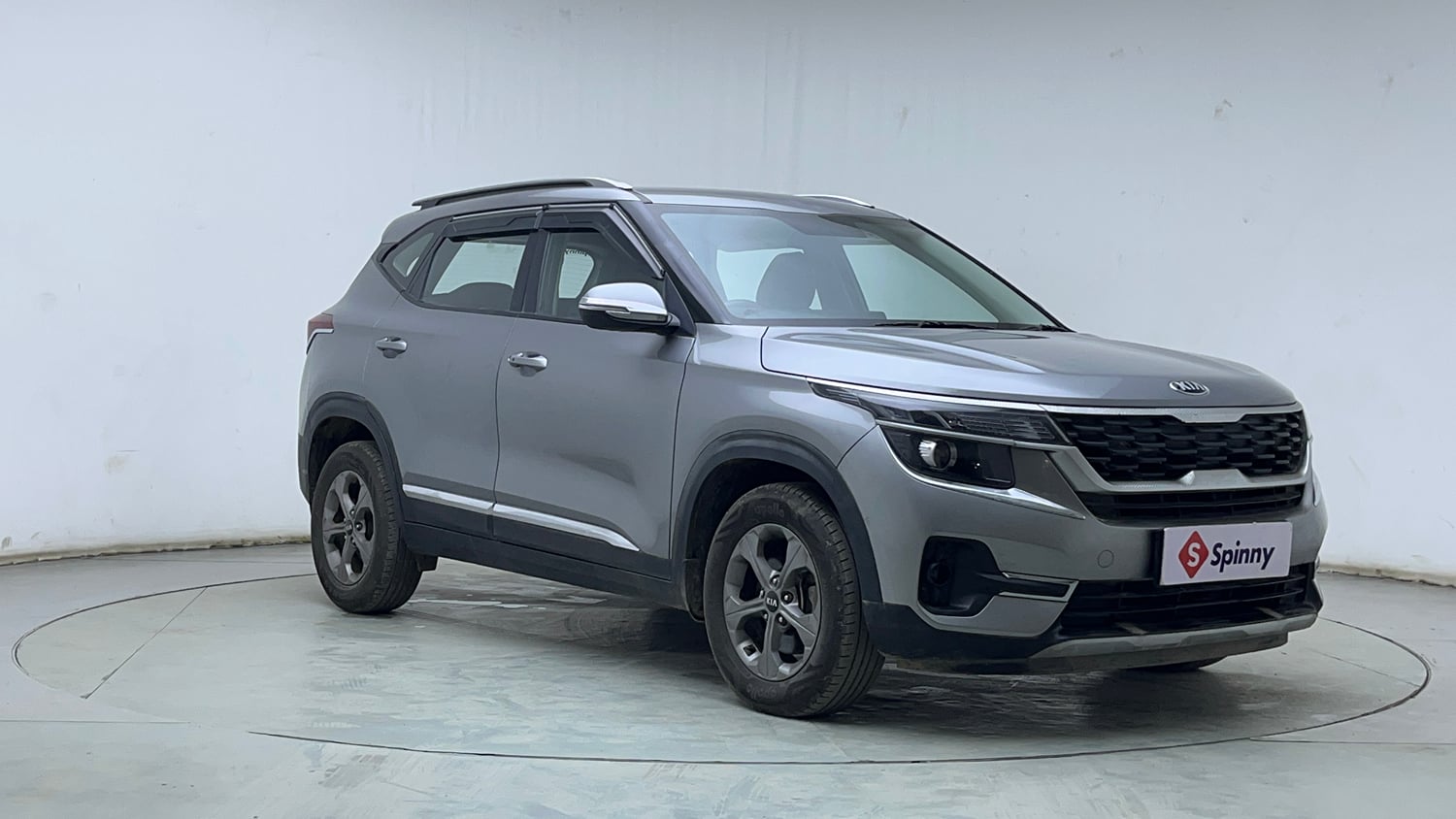 Used 2019 Kia Seltos HTK Plus 1.5 Diesel Diesel Manual exterior RIGHT FRONT CORNER VIEW