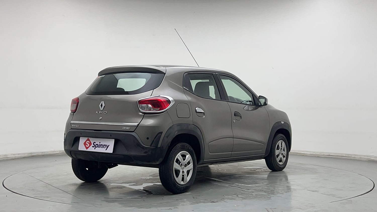 Used 2018 Renault Kwid 1.0 RXT AMT Opt Petrol Automatic exterior RIGHT REAR CORNER VIEW