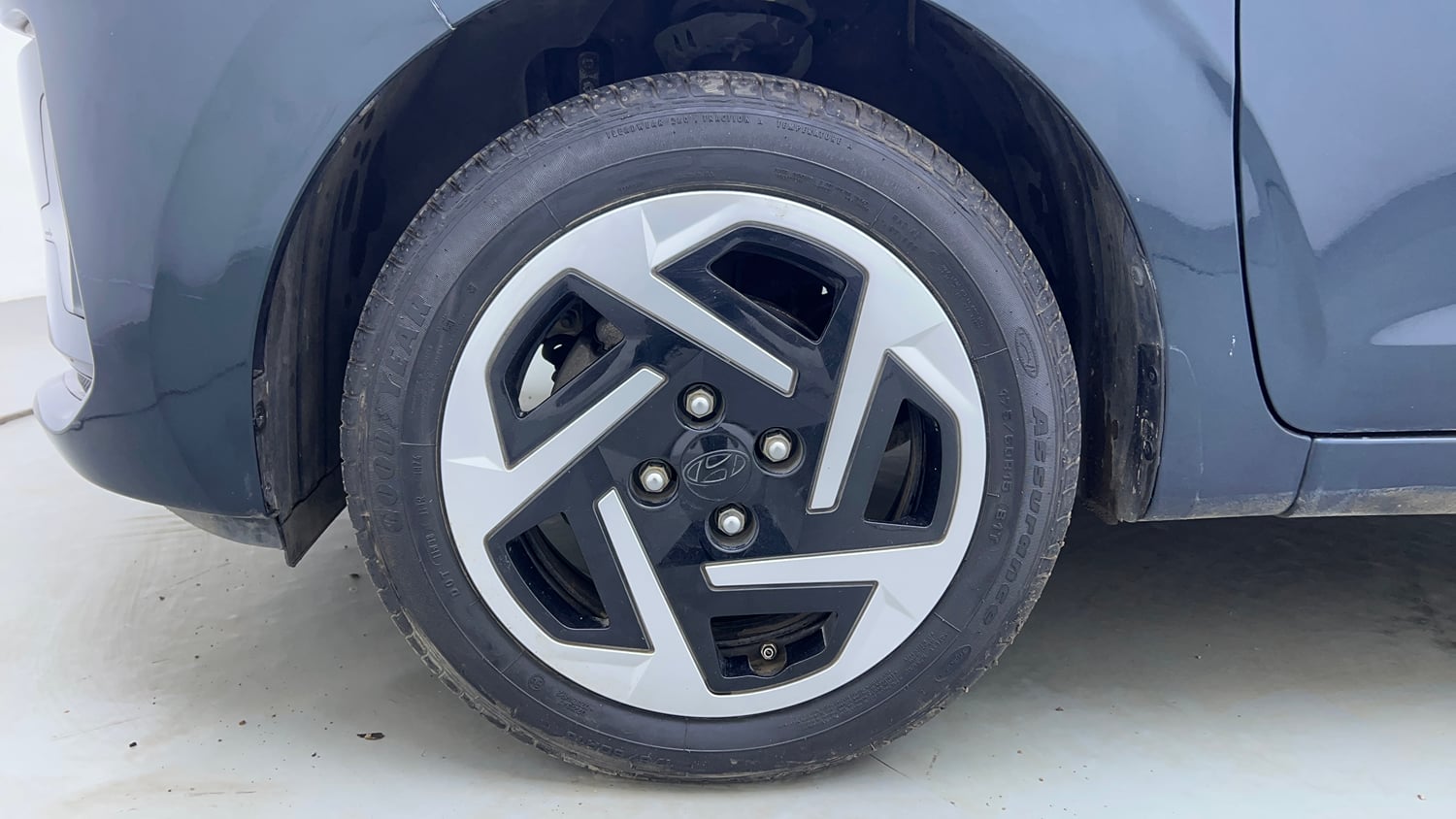 Used 2024 Hyundai Grand i10 Nios Sportz 1.2 Kappa VTVT Petrol Manual tyres LEFT FRONT TYRE RIM VIEW