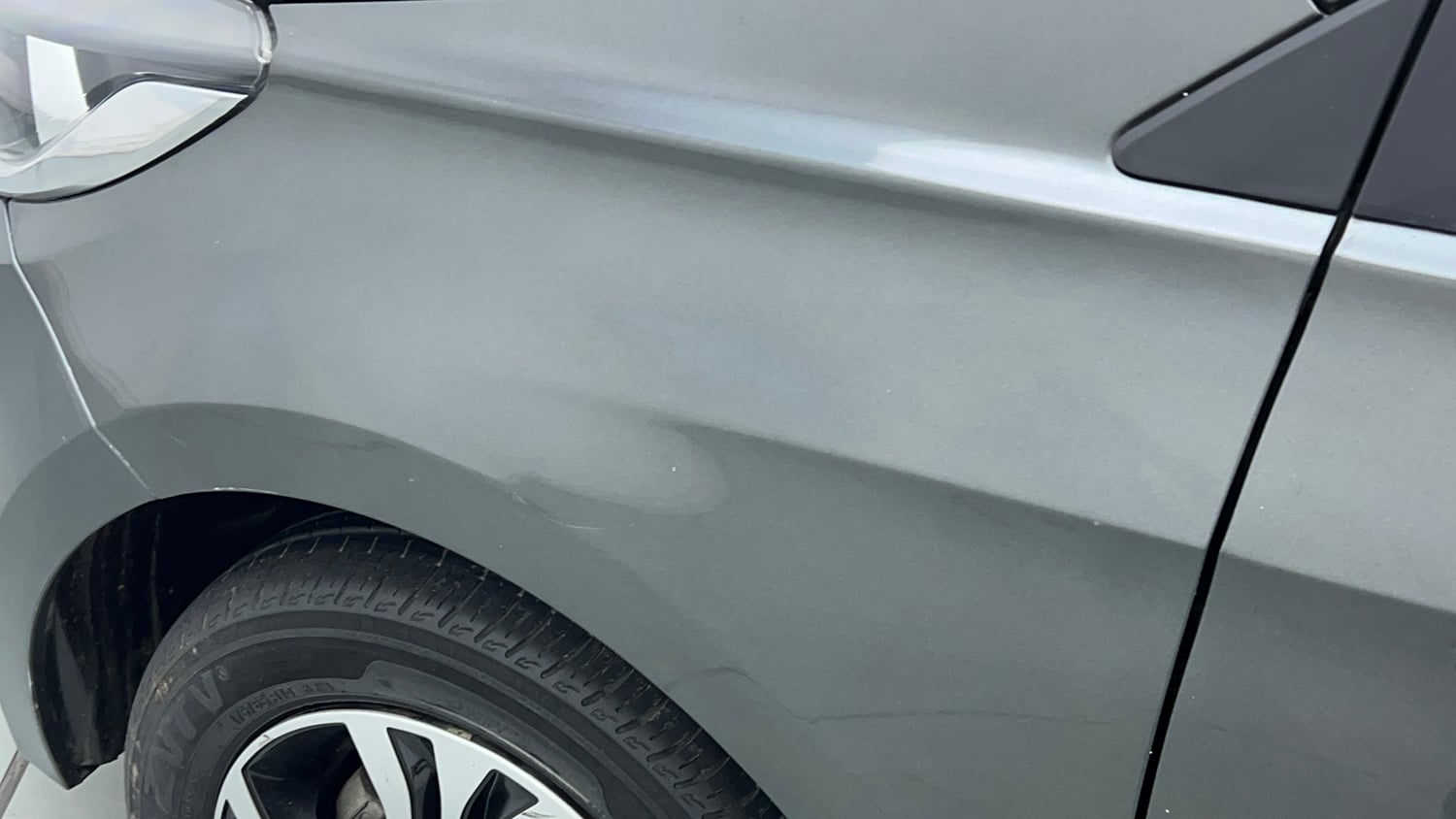 Used 2023 Tata Tiago XTA Petrol Automatic dents MINOR DENT