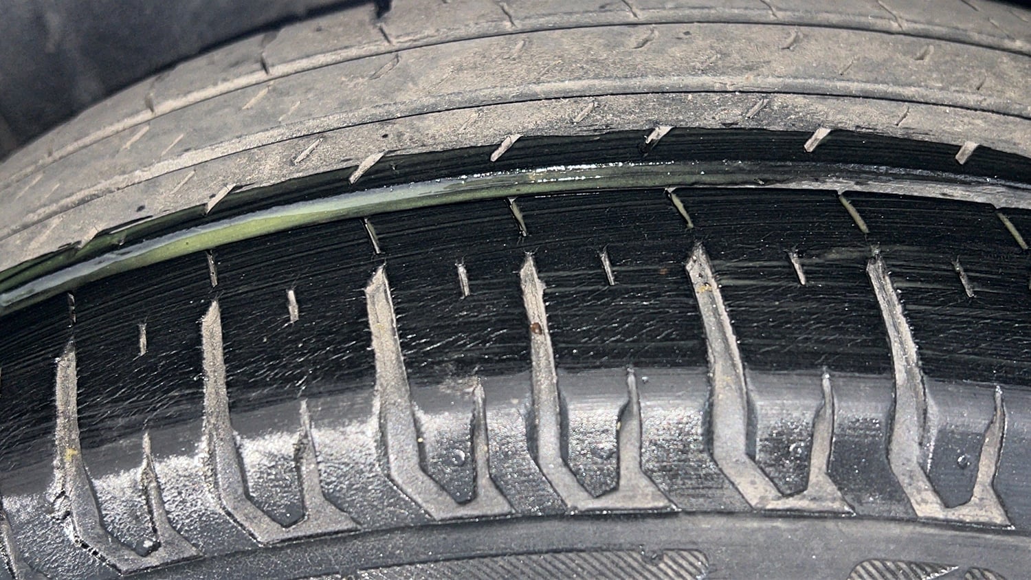 Used 2019 Maruti Suzuki Ertiga ZDi Plus 1.5 Diesel Diesel Manual tyres LEFT REAR TYRE TREAD VIEW