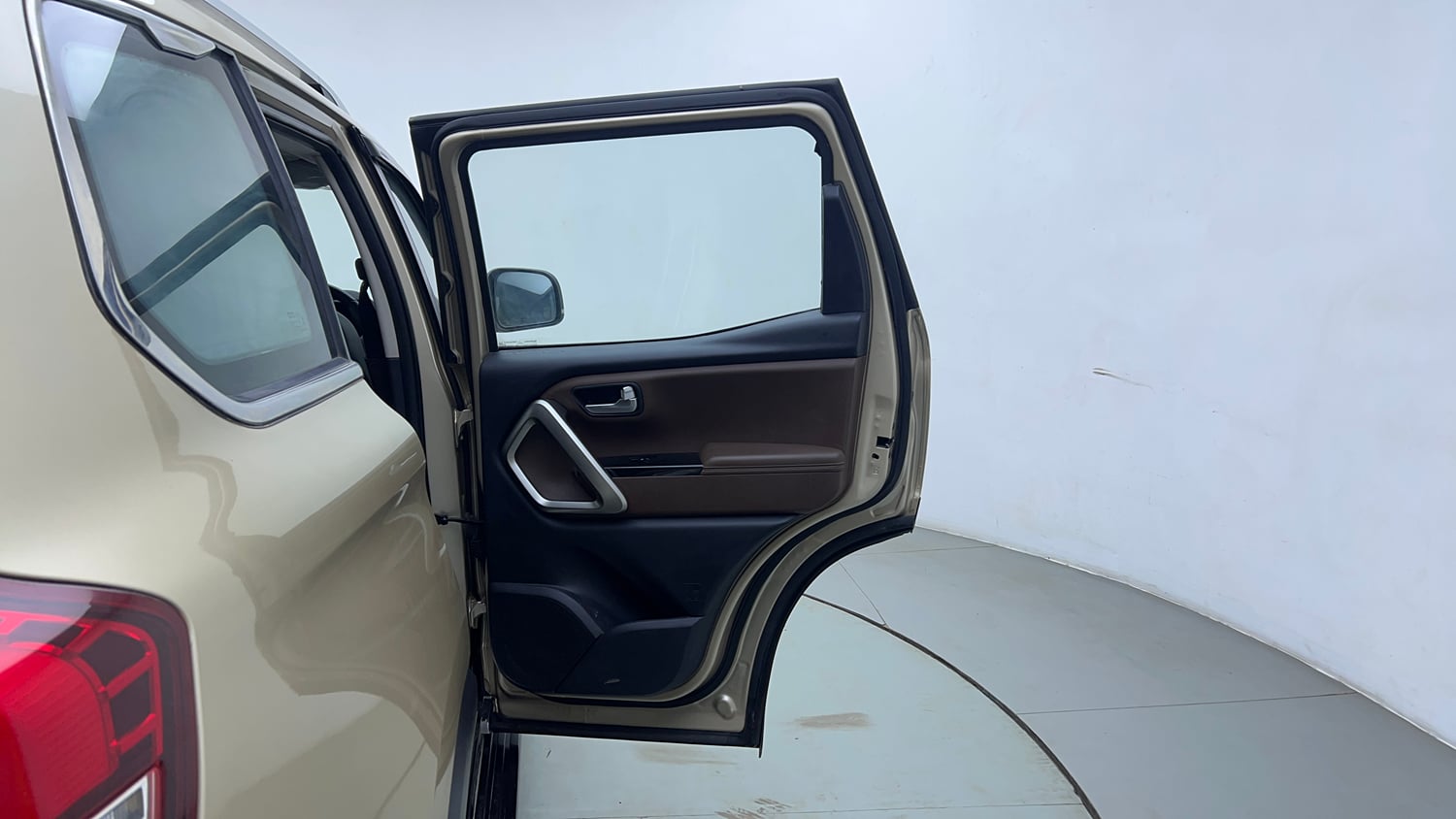 Used 2023 Mahindra Scorpio N Z8 L Petrol AT 6 STR Petrol Automatic interior RIGHT REAR DOOR OPEN VIEW