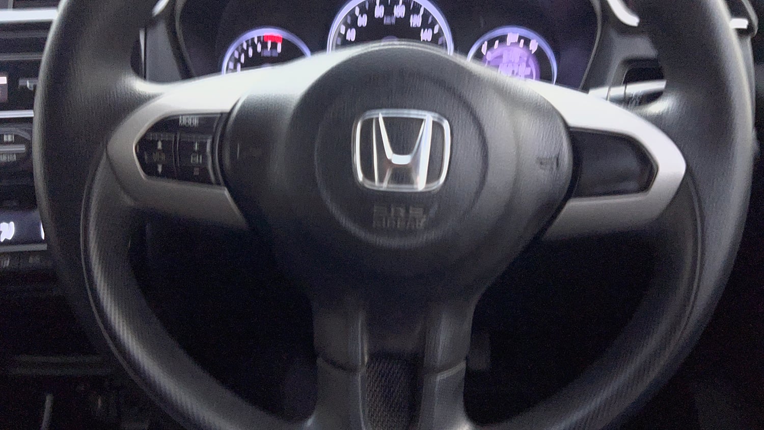 Used 2018 Honda BR-V V Petrol Petrol Manual top_features Airbags