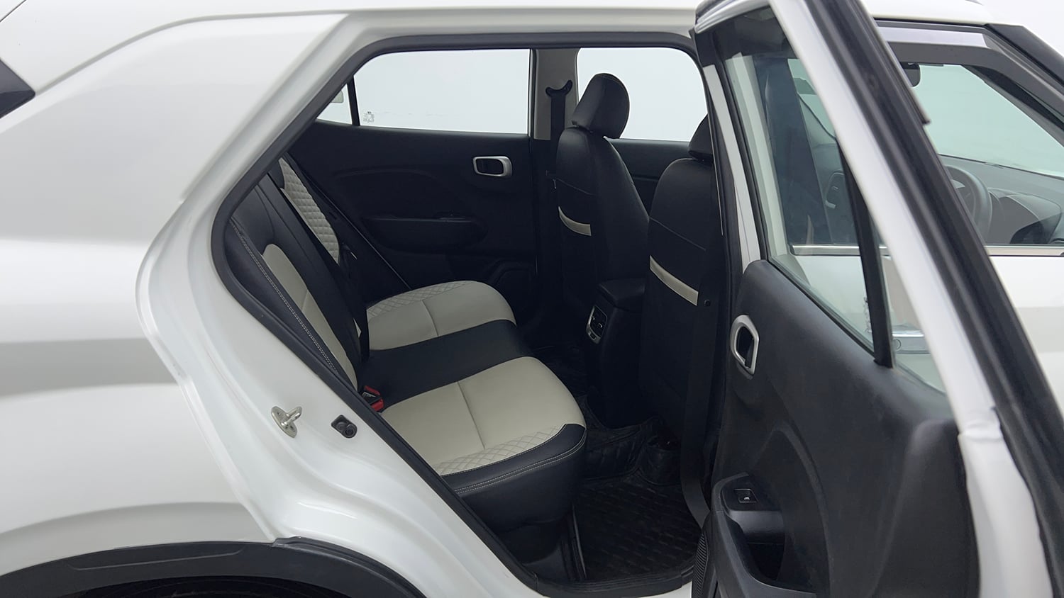 Used 2022 Hyundai Venue S 1.2 Petrol Petrol Manual interior RIGHT SIDE REAR DOOR CABIN VIEW