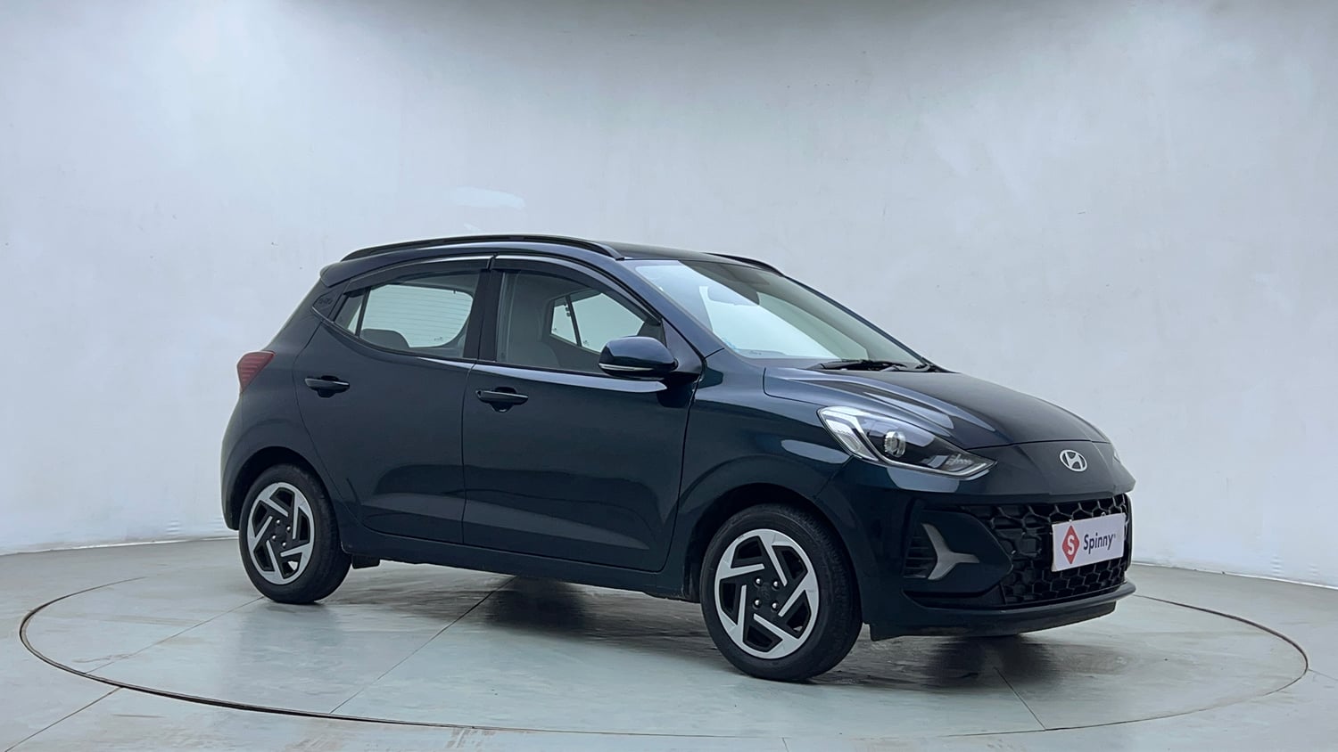 Used 2024 Hyundai Grand i10 Nios Sportz 1.2 Kappa VTVT Petrol Manual exterior RIGHT FRONT CORNER VIEW
