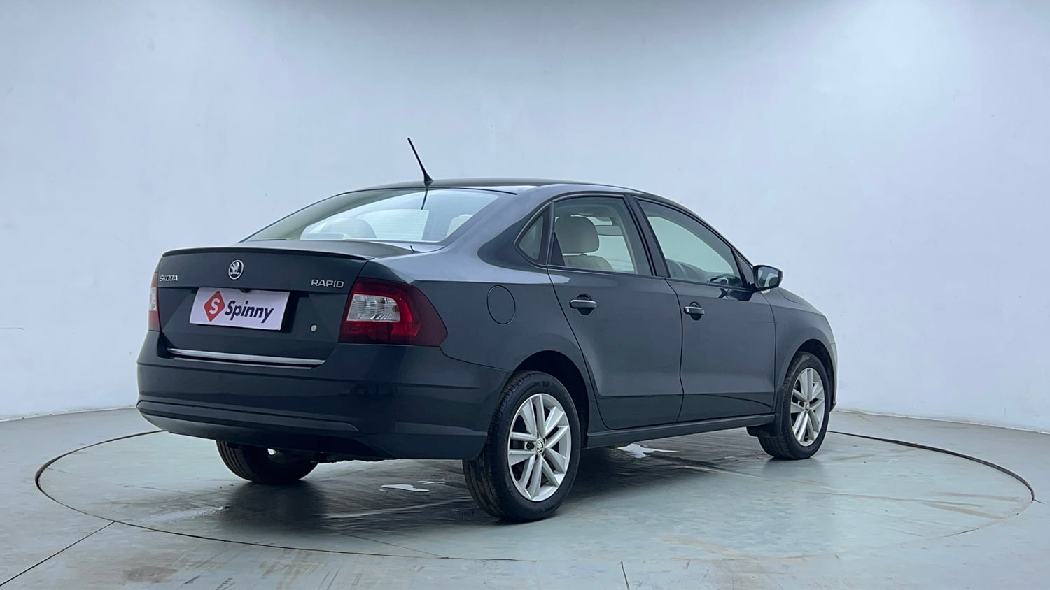 Used 2018 Skoda Rapid Style 1.6 MPI AT Petrol Automatic exterior RIGHT REAR CORNER VIEW