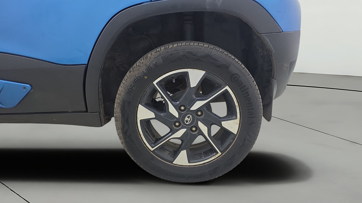 Used 2022 Tata Punch Creative Dual Tone Petrol Manual tyres LEFT REAR TYRE RIM VIEW