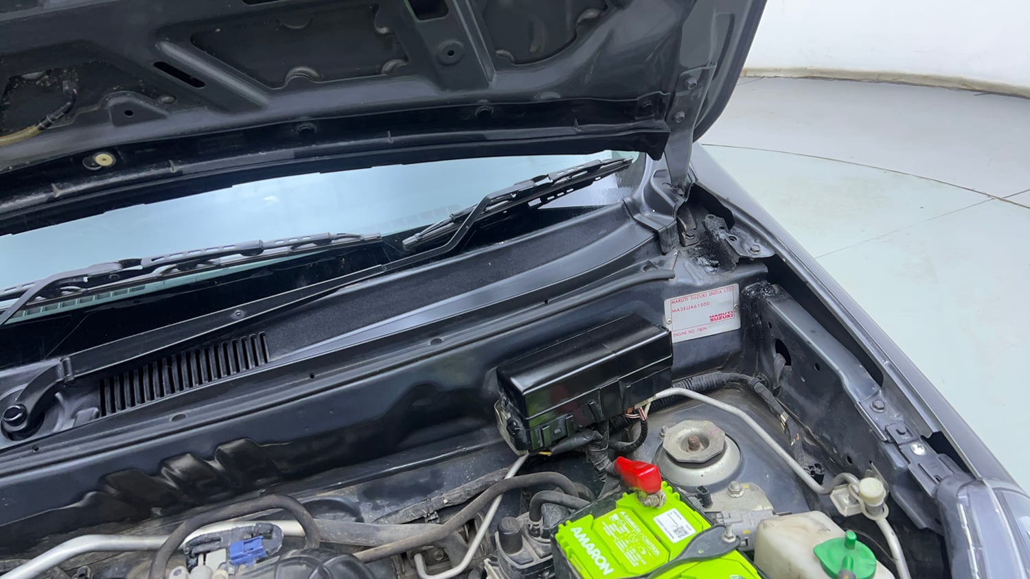Used 2022 Maruti Suzuki Alto 800 LXi (O) Petrol Manual engine ENGINE LEFT SIDE HINGE & APRON VIEW