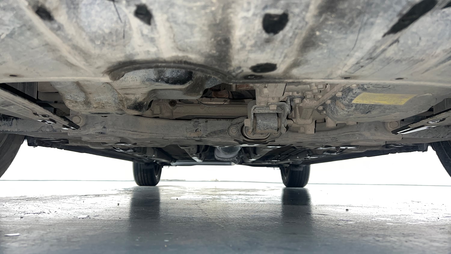 Used 2023 Hyundai Verna SX (O) 1.5 Petrol IVT Petrol Automatic extra FRONT LEFT UNDERBODY VIEW