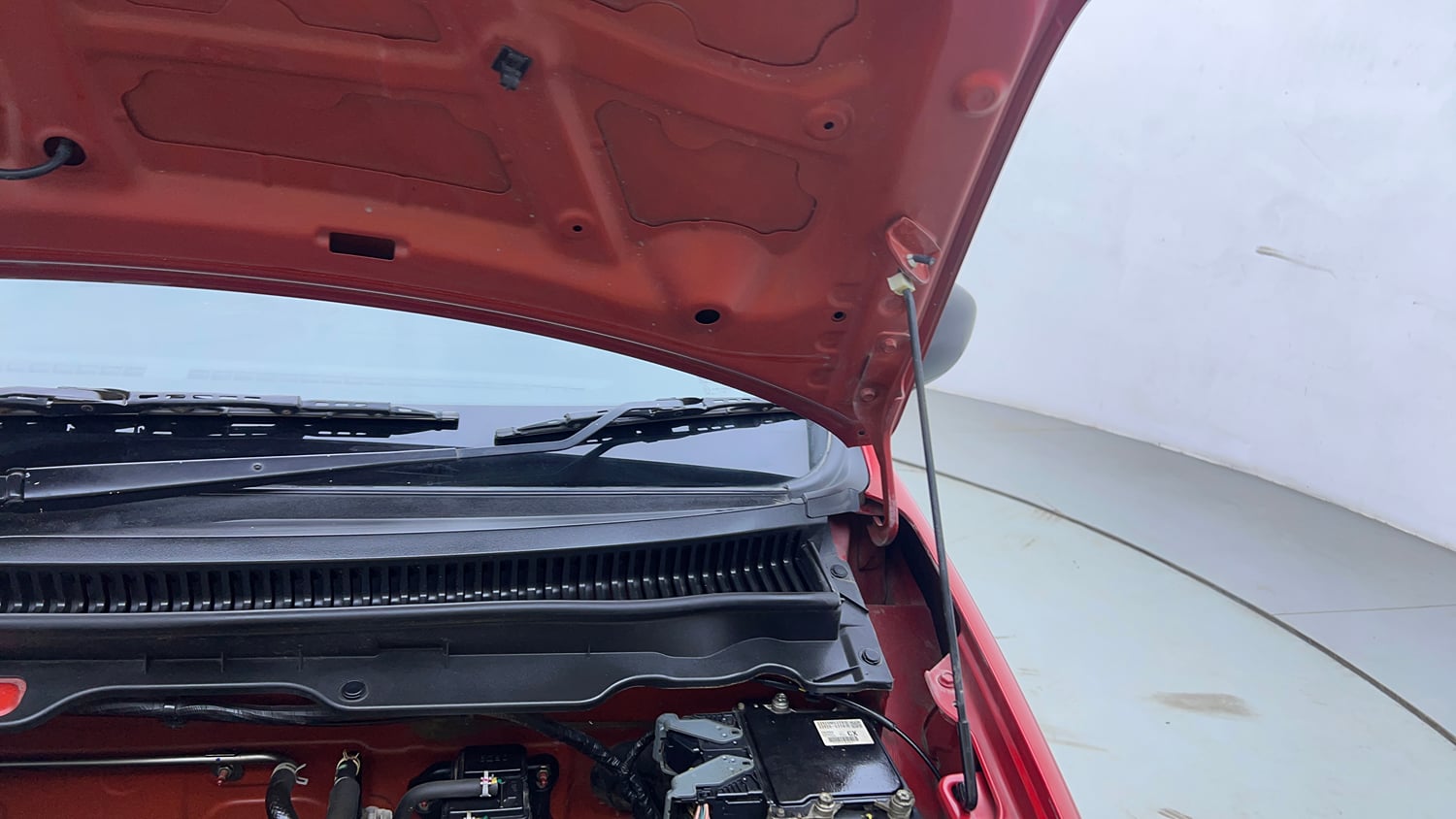 Used 2024 Maruti Suzuki Alto K10 VXi Plus AGS Petrol Automatic engine ENGINE LEFT SIDE HINGE & APRON VIEW