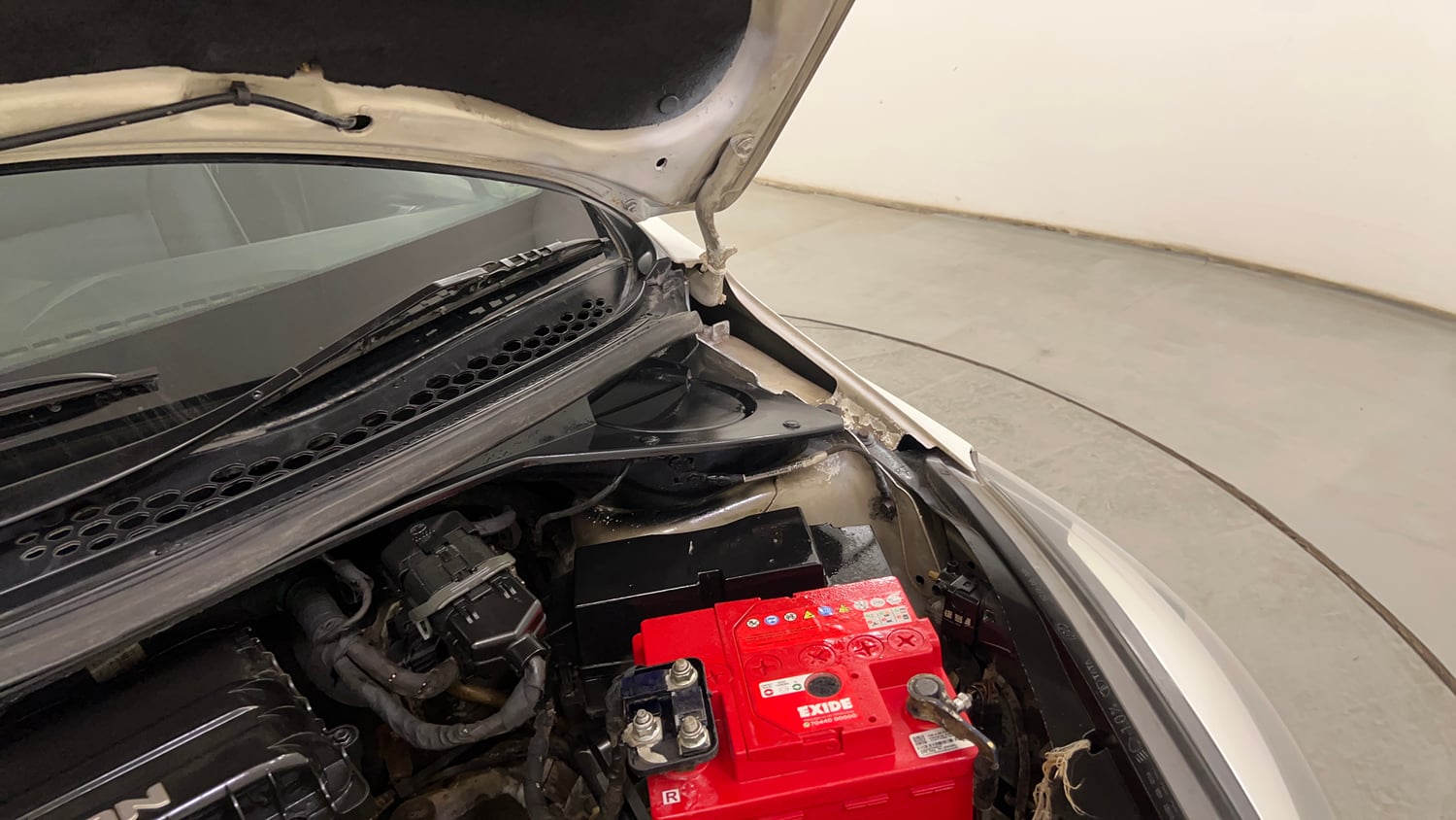 Used 2017 Tata Tigor Revotron XZ Petrol Manual engine ENGINE LEFT SIDE HINGE & APRON VIEW