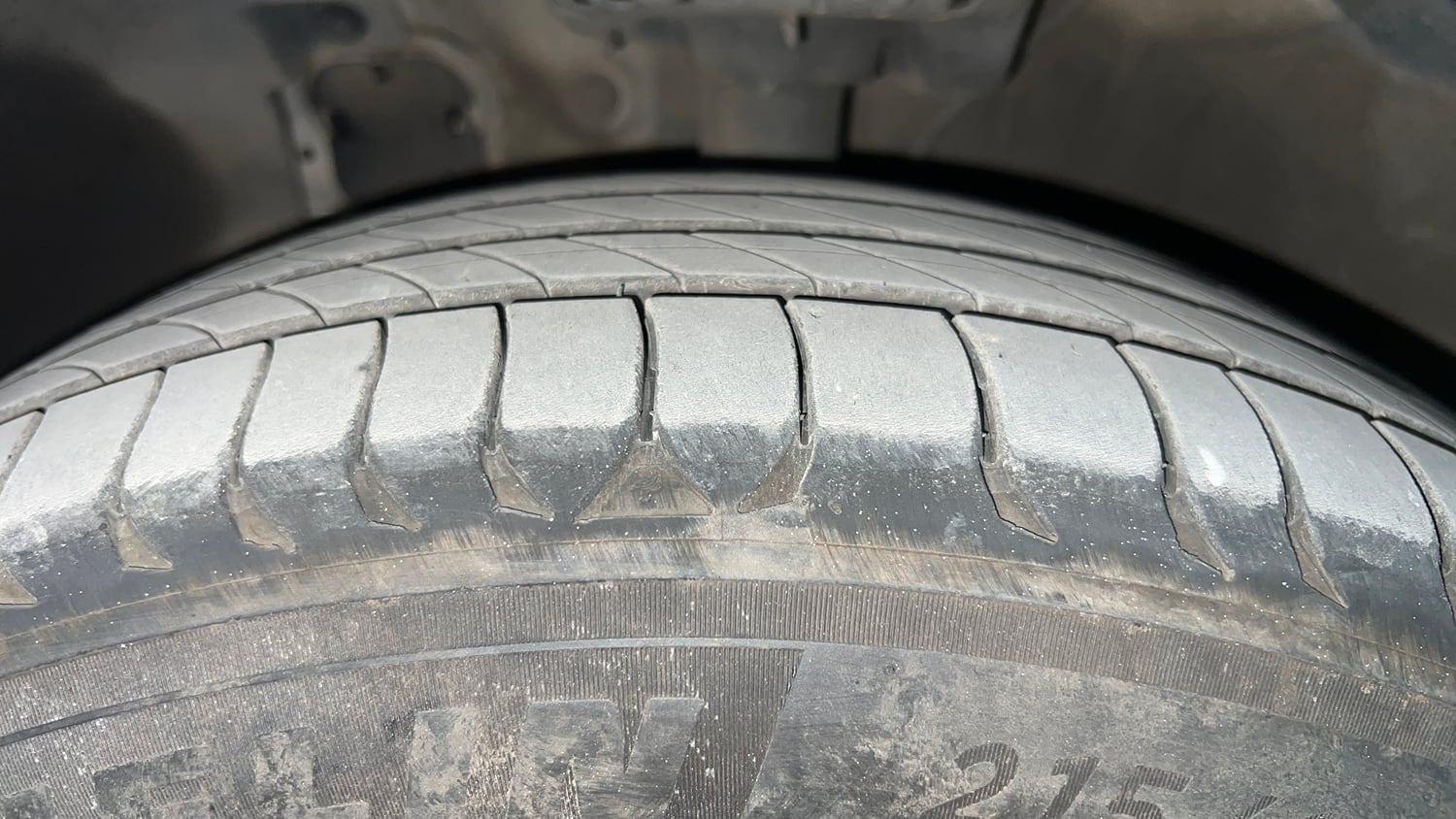 Used 2019 Hyundai Venue SX Plus 1.0 Turbo DCT Petrol Automatic tyres LEFT FRONT TYRE TREAD VIEW