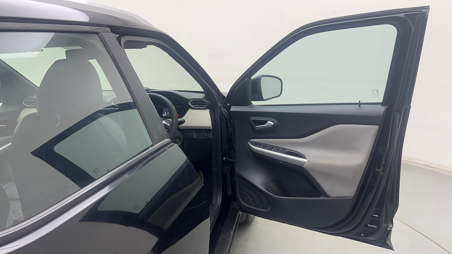 Used 2023 Nissan Magnite XL Petrol Manual interior RIGHT FRONT DOOR OPEN VIEW