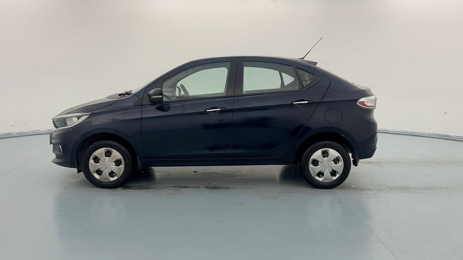 Used 2023 Tata Tigor XZ CNG Cng Manual exterior LEFT SIDE VIEW