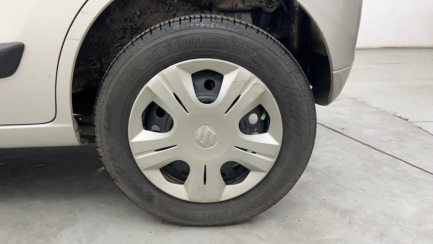 Used 2017 Maruti Suzuki Wagon R VXI Petrol Manual tyres LEFT REAR TYRE RIM VIEW