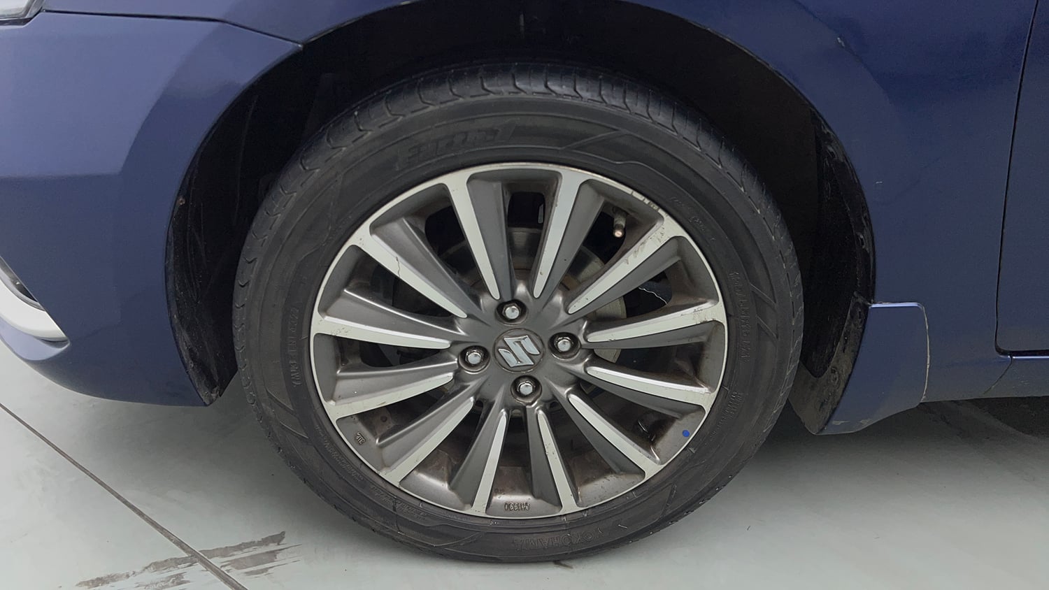 Used 2019 Maruti Suzuki Ciaz Alpha Hybrid 1.5 AT Petrol Automatic tyres LEFT FRONT TYRE RIM VIEW