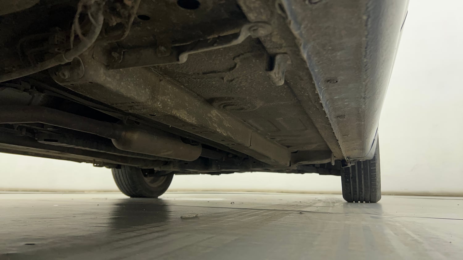 Used 2020 Maruti Suzuki Ciaz Alpha 1.5 AT Petrol Automatic extra REAR RIGHT UNDERBODY VIEW