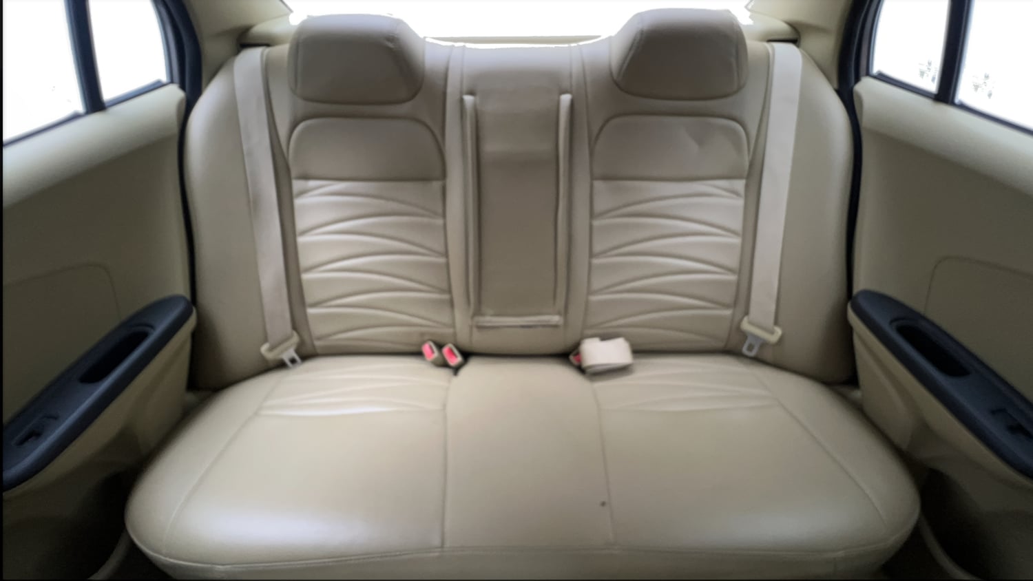 Used 2017 Honda Amaze 1.2 S i-VTEC Petrol Manual interior REAR SEAT CONDITION VIEW