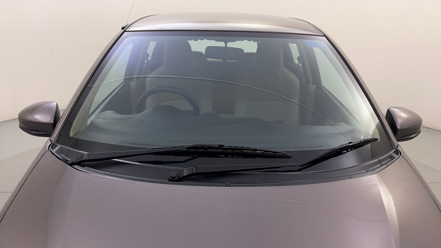 Used 2015 Honda Brio VX AT Petrol Automatic exterior FRONT WINDSHIELD VIEW