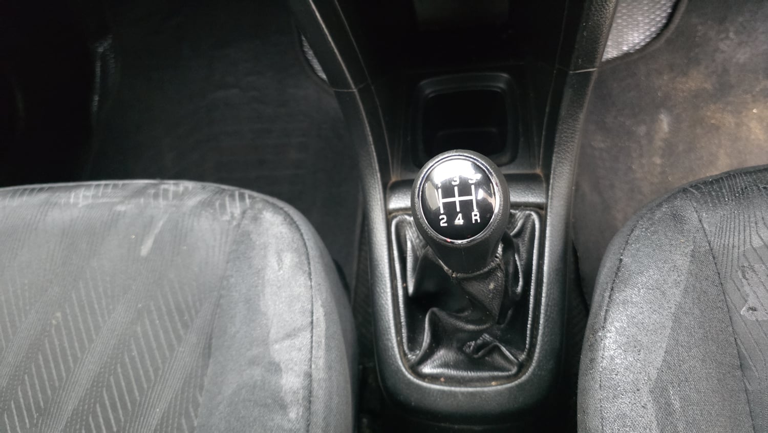Used 2012 Maruti Suzuki Swift VDi Diesel Manual interior GEAR  KNOB VIEW