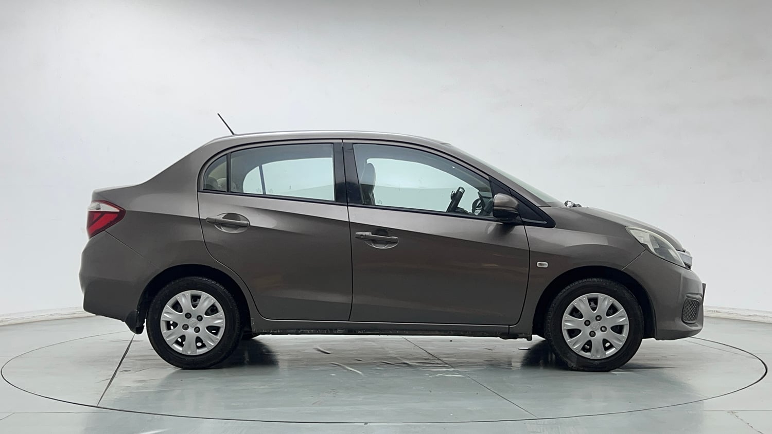 Used 2017 Honda Amaze 1.2 S i-VTEC Petrol Manual exterior RIGHT SIDE VIEW