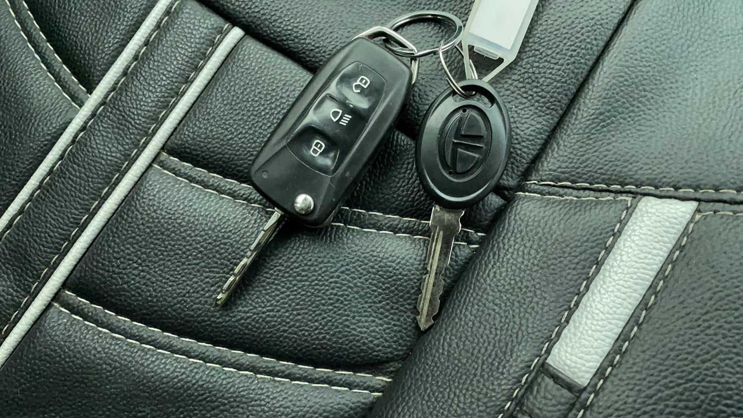 Used 2017 Tata Tiago Revotron XM Petrol Manual extra CAR KEY VIEW