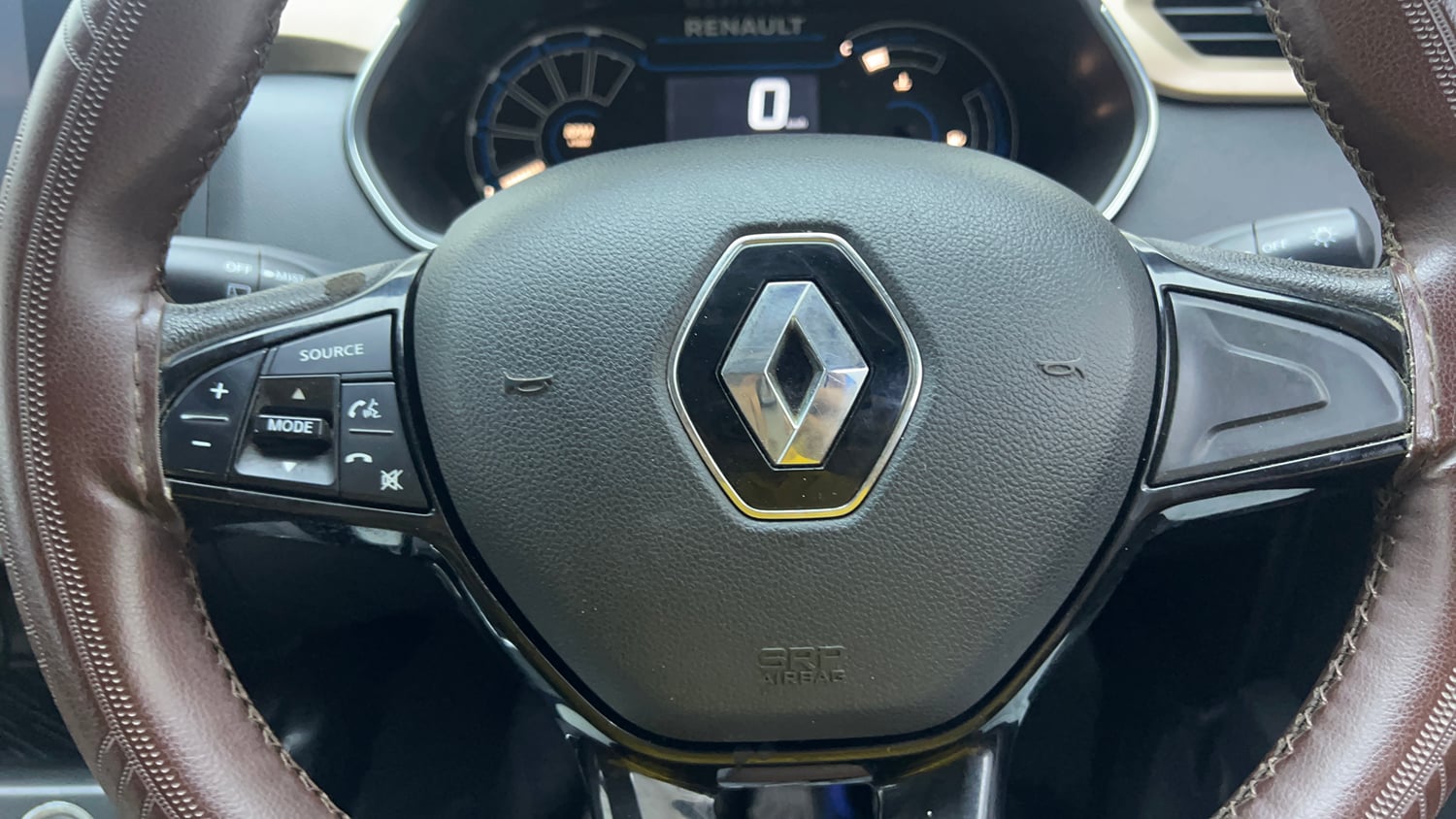 Used 2022 Renault Kiger RXT MT Petrol Manual top_features Airbags