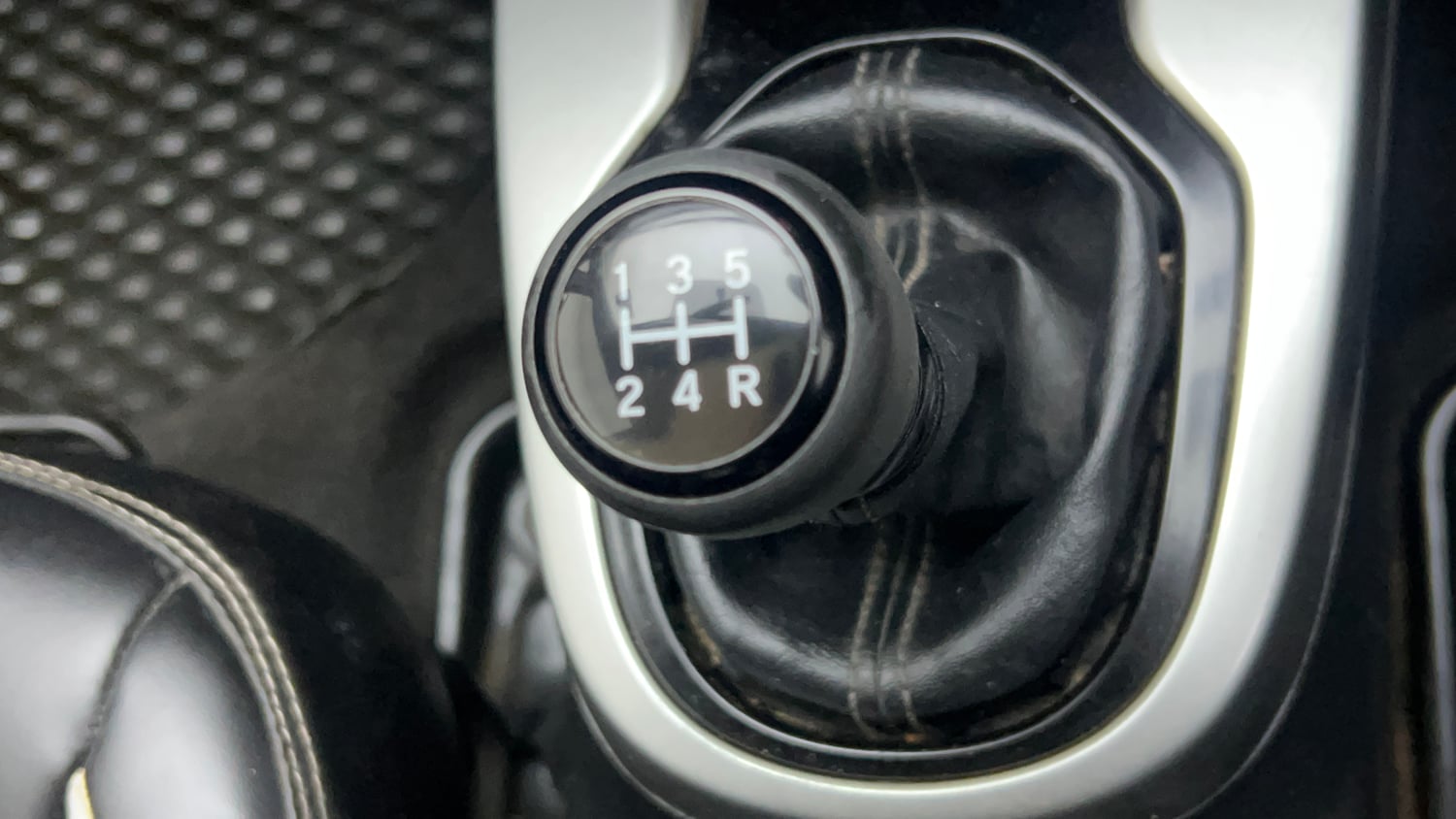Used 2022 Honda WR-V VX MT Petrol Petrol Manual interior GEAR  KNOB VIEW