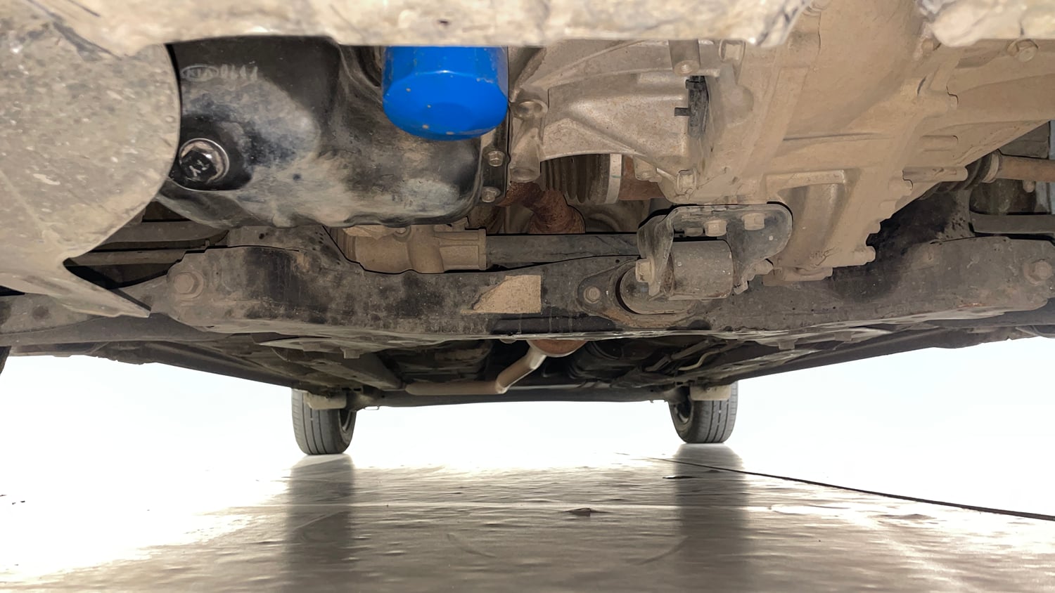 Used 2022 Hyundai Aura S 1.2 CNG Cng Manual extra FRONT LEFT UNDERBODY VIEW