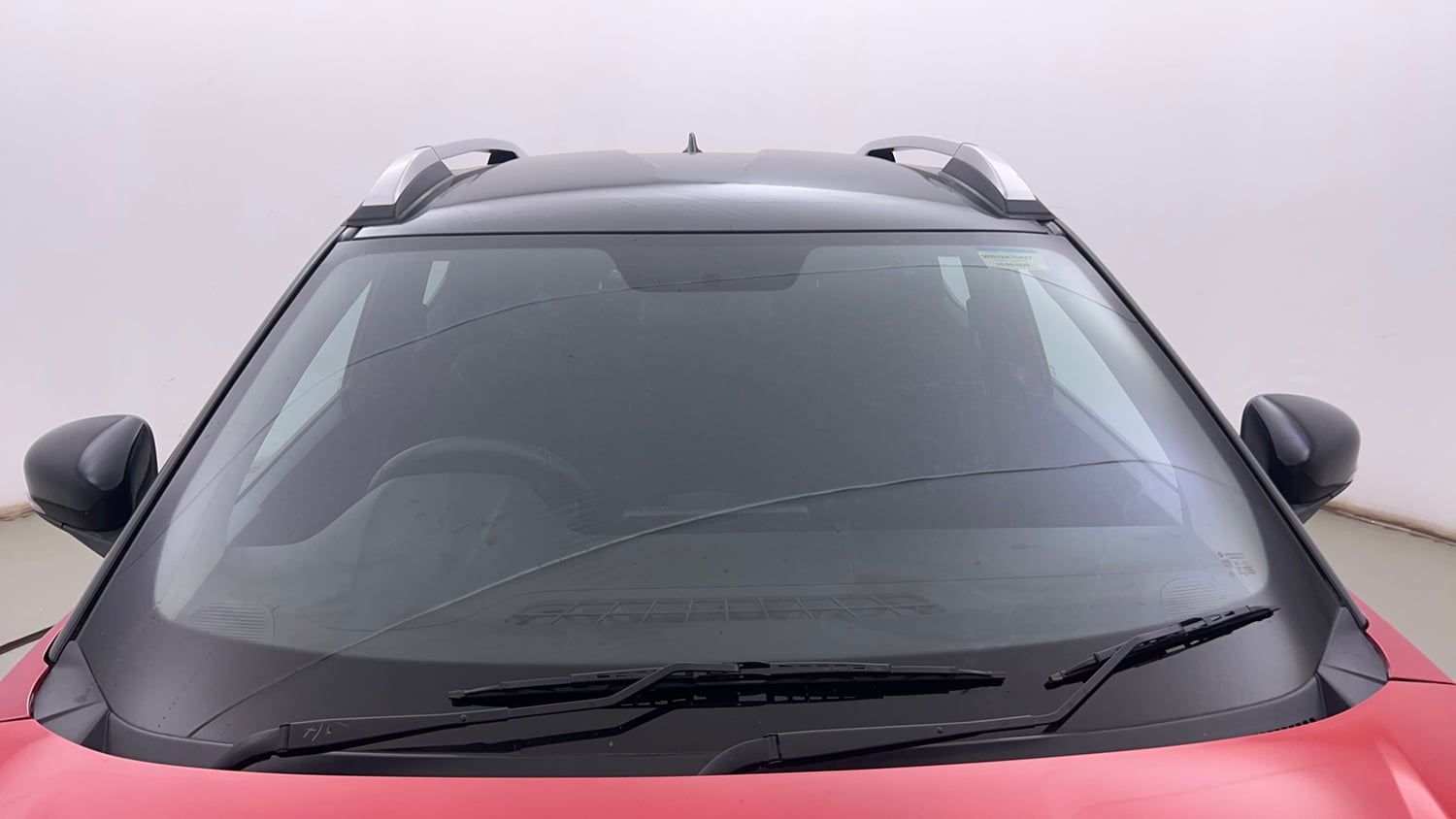 Used 2022 Renault Kiger RXZ Turbo MT Dual Tone Petrol Manual exterior FRONT WINDSHIELD VIEW