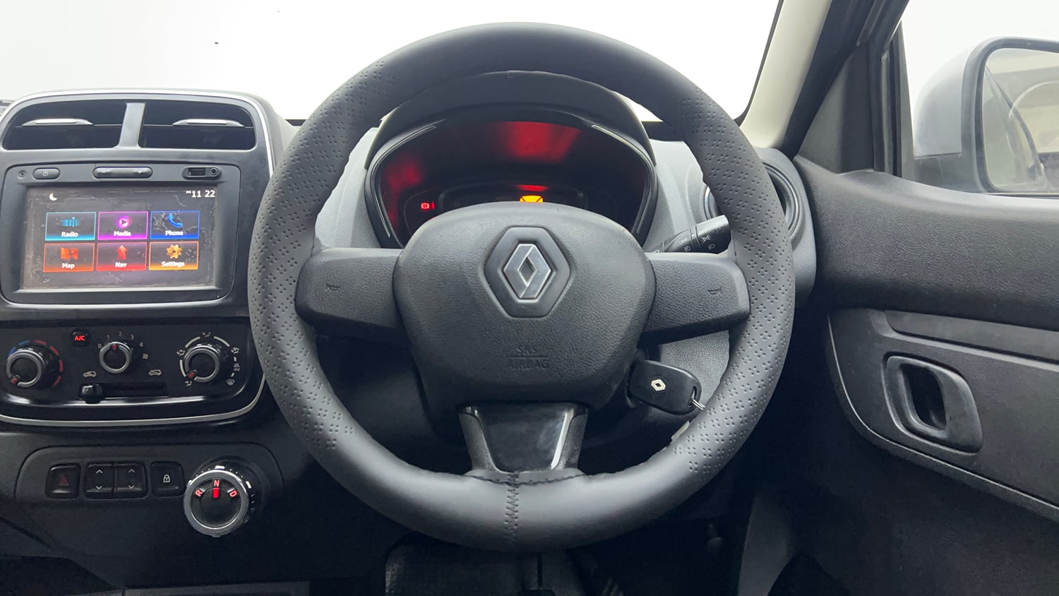 Used 2018 Renault Kwid 1.0 RXT AMT Opt Petrol Automatic interior STEERING VIEW