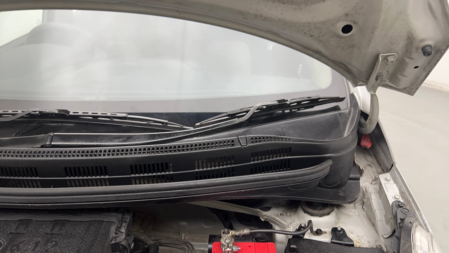 Used 2016 Hyundai Grand i10 Sportz 1.2 Kappa VTVT Petrol Manual engine ENGINE LEFT SIDE HINGE & APRON VIEW