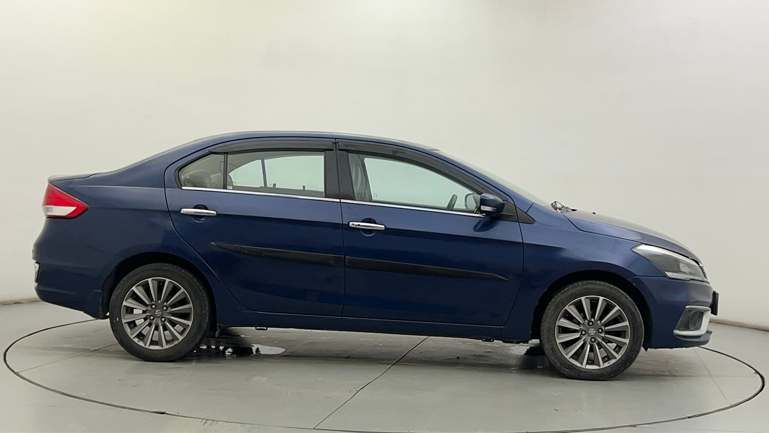 Used 2020 Maruti Suzuki Ciaz Alpha 1.5 AT Petrol Automatic exterior RIGHT SIDE VIEW
