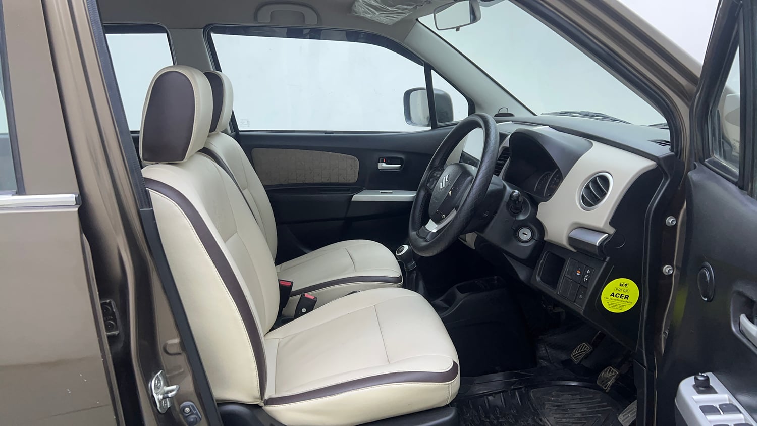 Used 2014 Maruti Suzuki Wagon R VXI Petrol Manual interior RIGHT SIDE FRONT DOOR CABIN VIEW