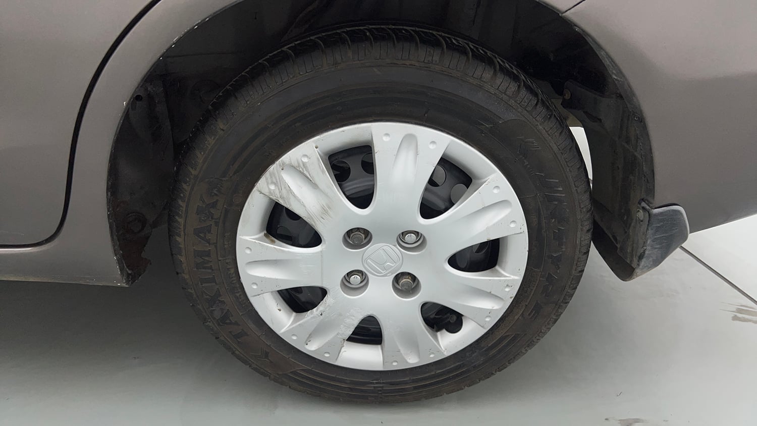 Used 2017 Honda Amaze 1.2 S i-VTEC Petrol Manual tyres LEFT REAR TYRE RIM VIEW