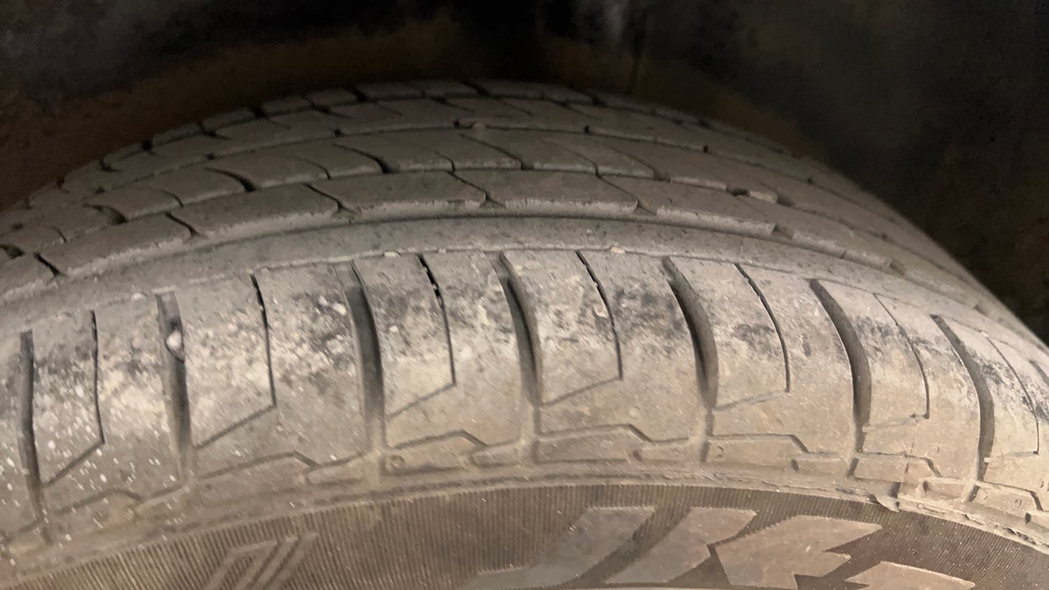 Used 2019 Volkswagen Polo Highline Plus 1.0 (P) 16 Alloy Petrol Manual tyres LEFT REAR TYRE TREAD VIEW