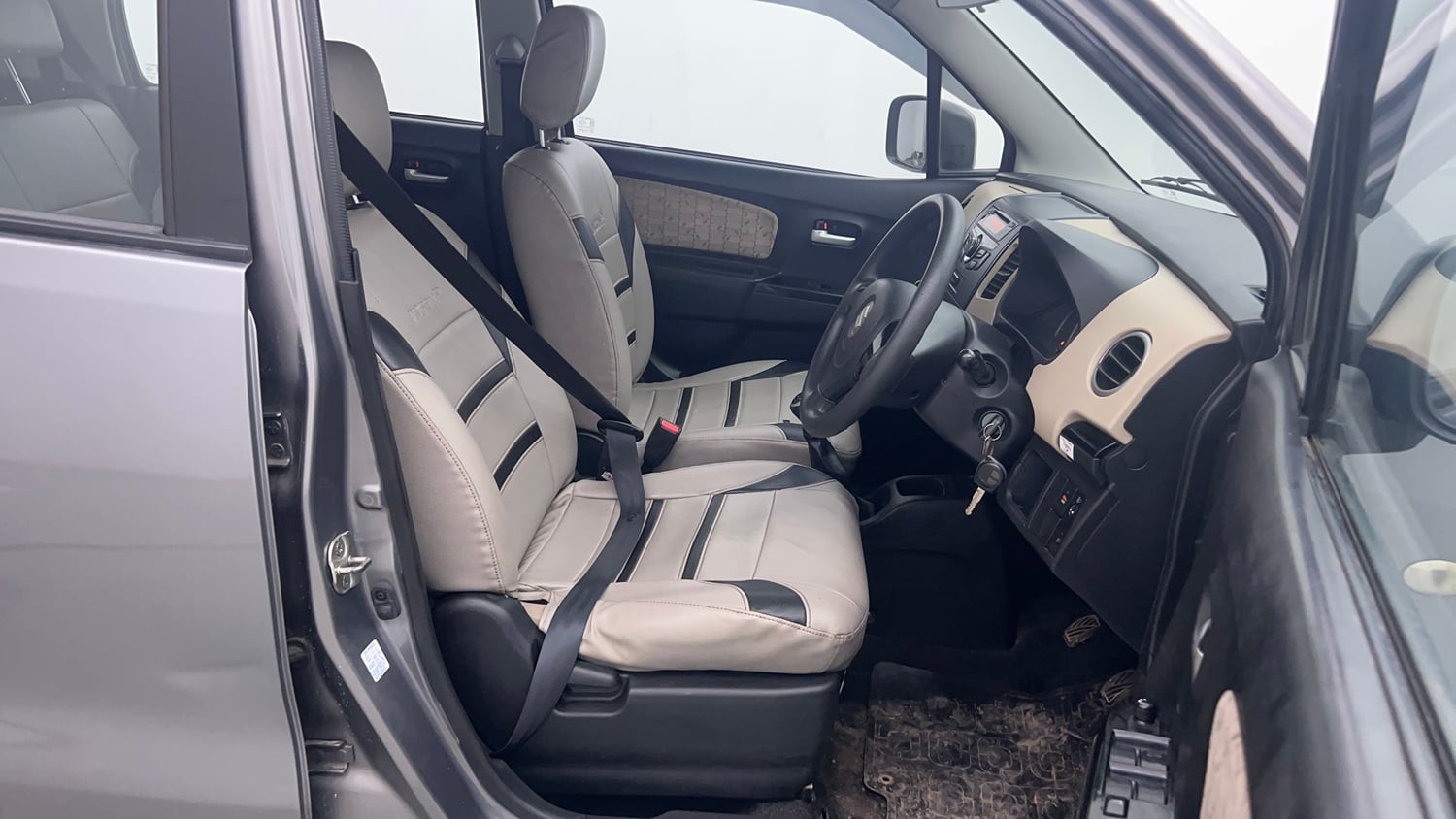 Used 2017 Maruti Suzuki Wagon R VXI+ Petrol Manual interior RIGHT SIDE FRONT DOOR CABIN VIEW