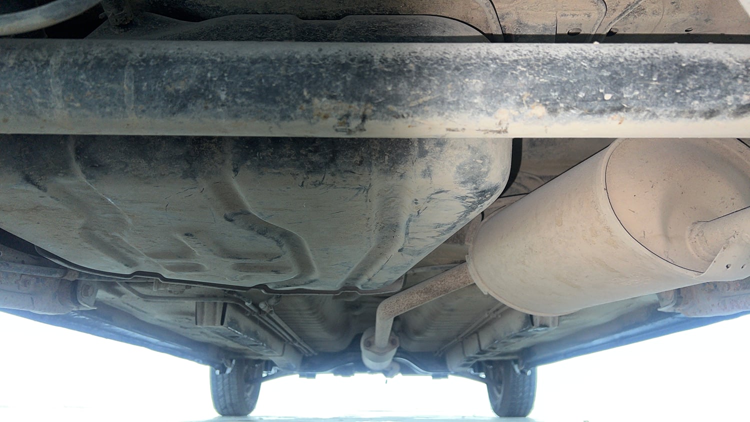 Used 2014 Maruti Suzuki Wagon R LXI CNG Cng Manual extra REAR UNDERBODY VIEW (TAKEN FROM REAR)