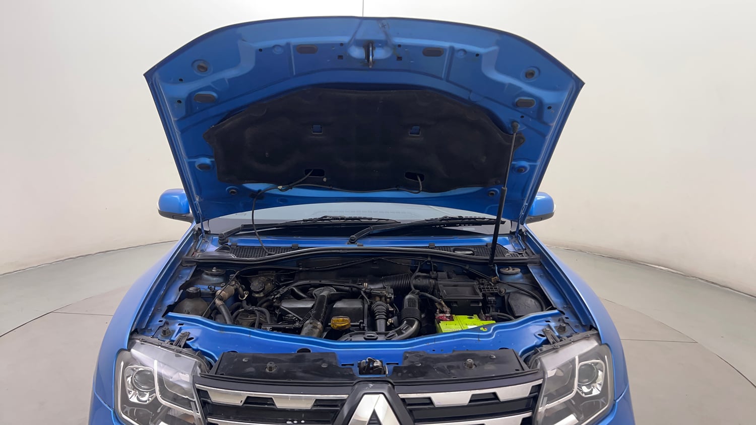 Used 2020 Renault Duster 110 PS RXS MT Diesel Diesel Manual engine ENGINE & BONNET OPEN FRONT VIEW
