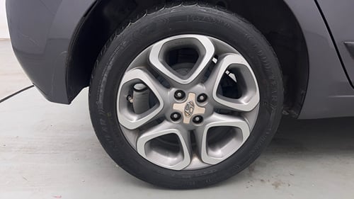 Used 2020 Hyundai Elite i20 Asta 1.2 (O) Petrol Manual tyres RIGHT REAR TYRE RIM VIEW