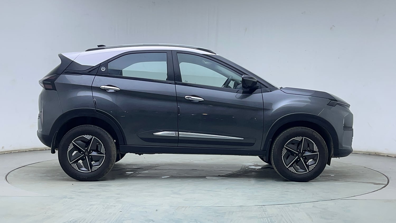 Used 2025 Tata Nexon Creative Plus 1.2 Revotron Petrol 7DCA DT Petrol Automatic exterior RIGHT SIDE VIEW