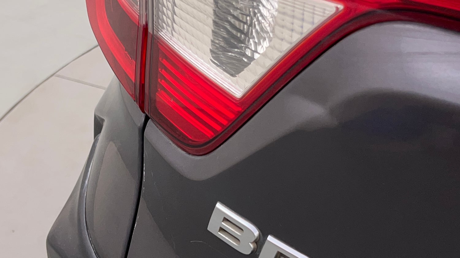 Used 2018 Honda BR-V V Petrol Petrol Manual dents MINOR DENT