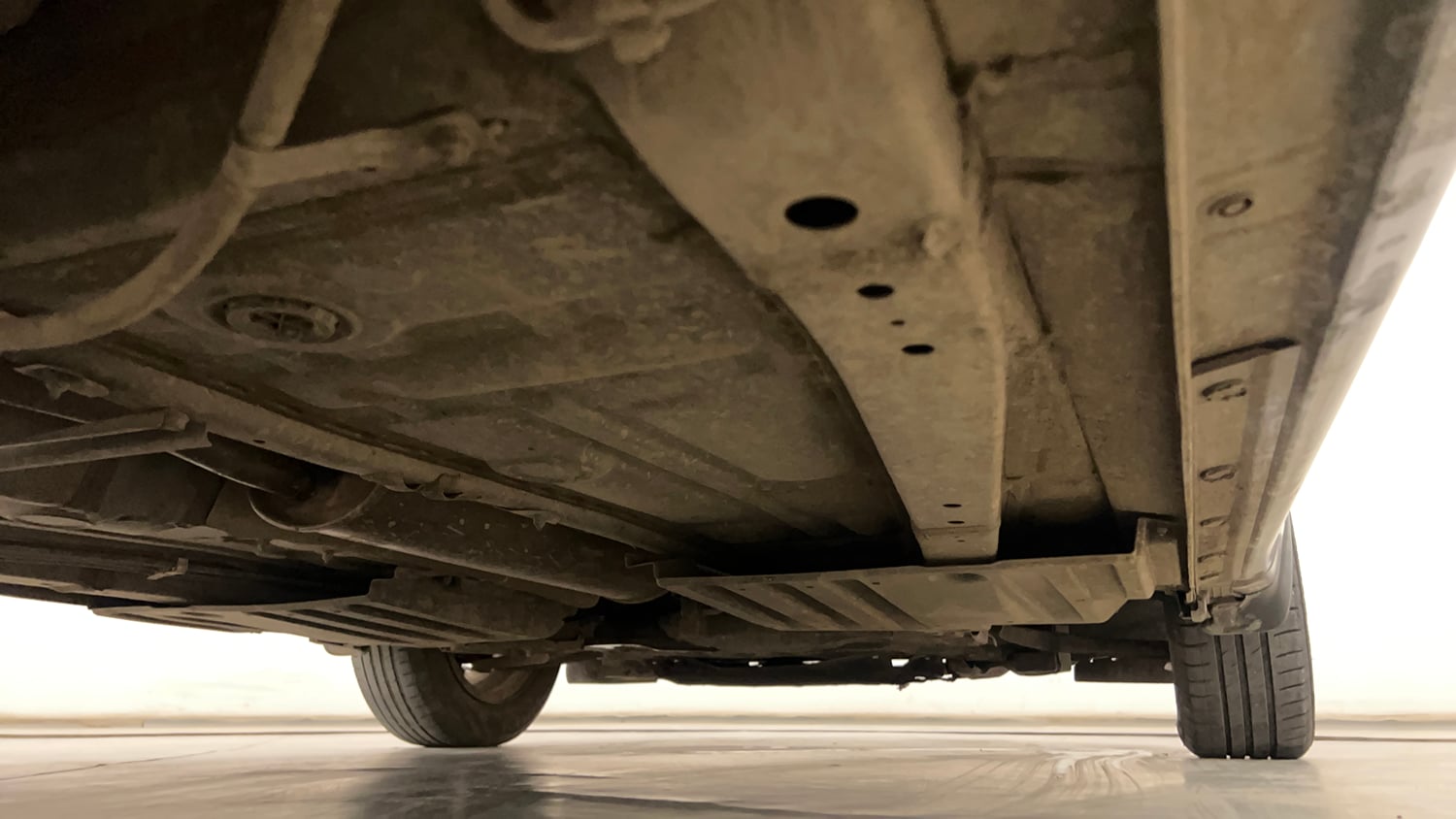 Used 2021 Maruti Suzuki Dzire ZXi AGS Petrol Automatic extra REAR RIGHT UNDERBODY VIEW