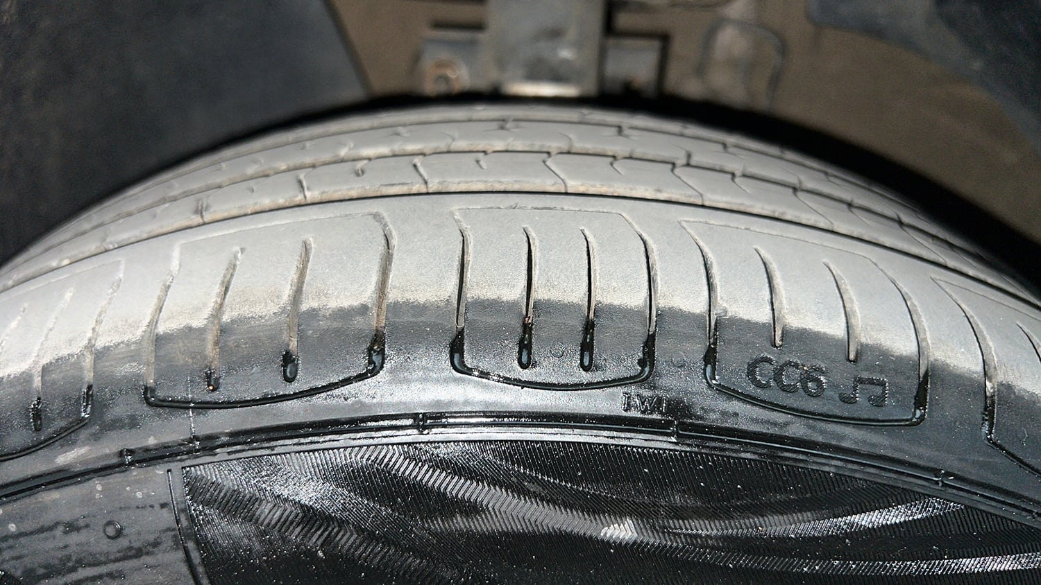 Used 2014 Volkswagen Vento Highline Diesel Diesel Manual tyres LEFT FRONT TYRE TREAD VIEW