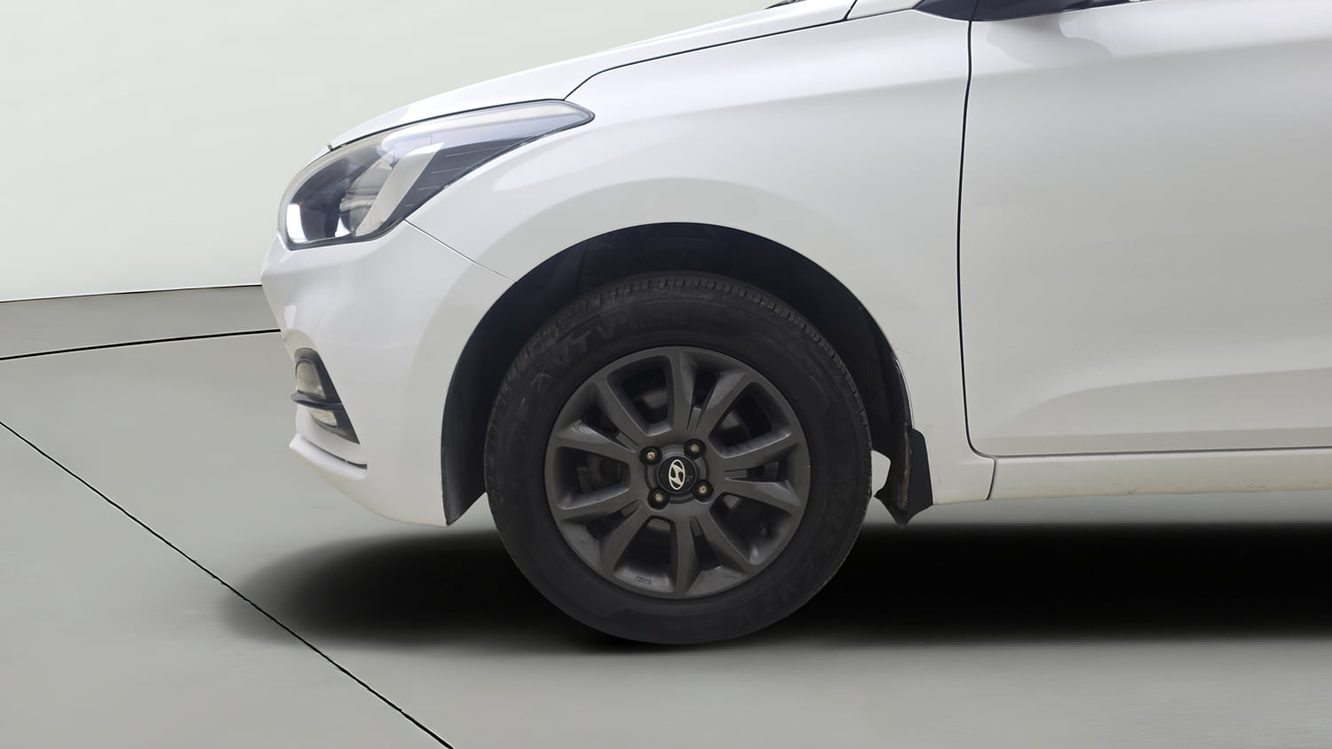 Used 2018 Hyundai Elite i20 Asta 1.2 Petrol Manual tyres LEFT FRONT TYRE RIM VIEW