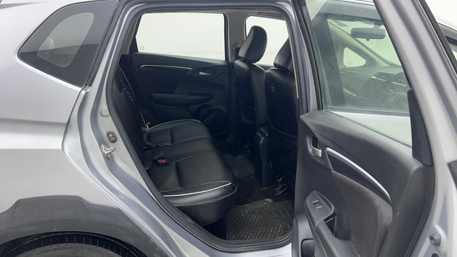 Used 2022 Honda WR-V VX MT Petrol Petrol Manual interior RIGHT SIDE REAR DOOR CABIN VIEW
