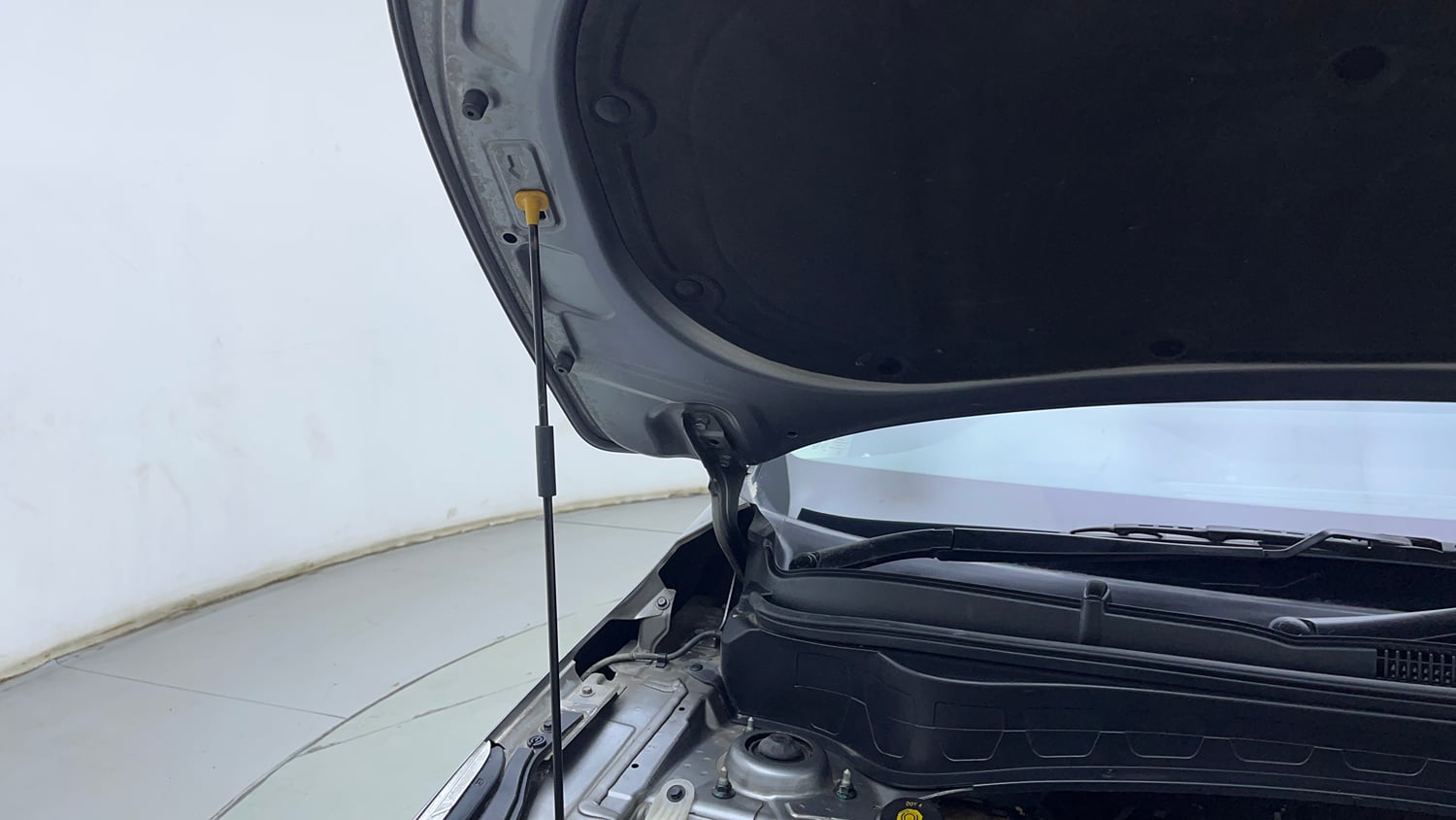 Used 2019 Kia Seltos HTK Plus 1.5 Diesel Diesel Manual engine ENGINE RIGHT SIDE HINGE & APRON VIEW