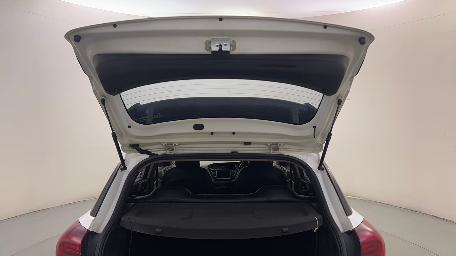 Used 2018 Hyundai Elite i20 Asta 1.2 Petrol Manual interior DICKY DOOR OPEN VIEW