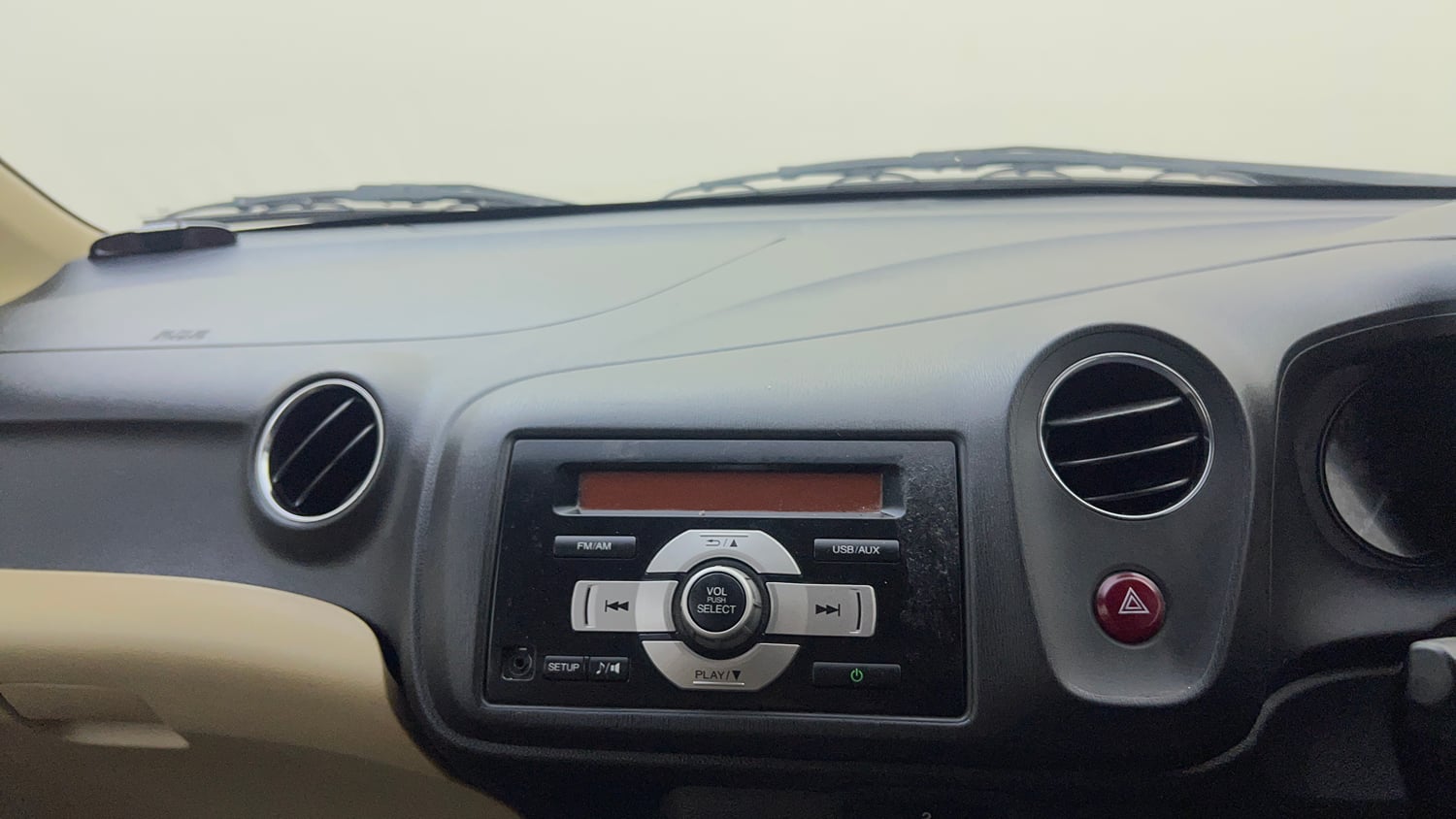 Used 2015 Honda Brio VX AT Petrol Automatic top_features Integrated (in-dash) music system